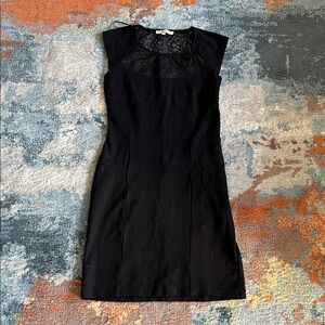 🇨🇦 Little Black Dress with lace detail